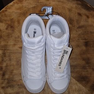 Women's No Boundaries Hi Top Sneakers In Size 11